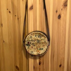 Women’s floral crossbody bag